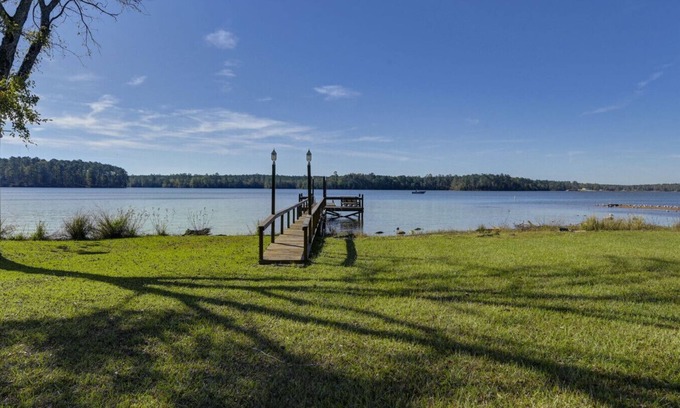 Prosperity House | Paradise Point | 2BR 2BA on Lake Murray