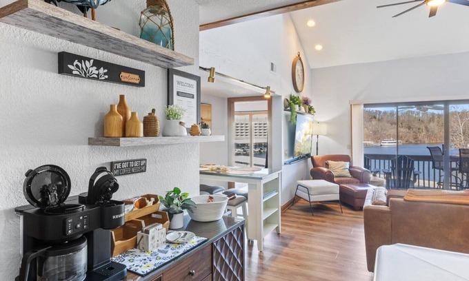 Osage Beach Condo | Paradise Point at Pelican Bay