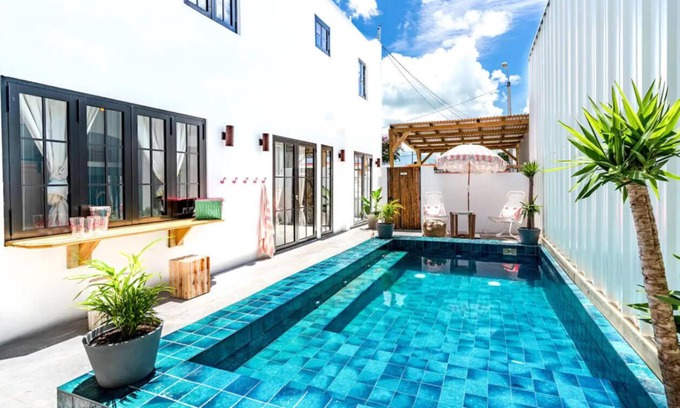 Ocean Park Apartment | Paradise Pool & Grill /Luxury Beach Residence
