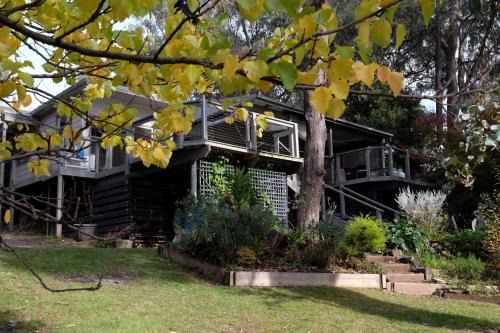 Jamieson House | Paradise Retreat Lakehouse