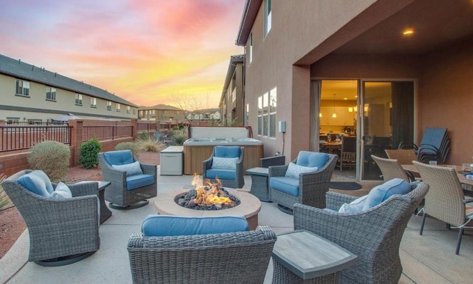 Santa Clara House | Paradise Village Resort 103 Resort View, Private Hot Tub, Short Walking distance to Amenities