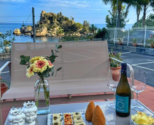 Mazzaro Apartment | Paradisea Taormina Guillhome
