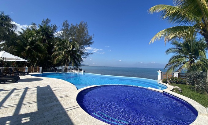 Omoa Hotel | Paraiso Rainforest and Beach Hotel