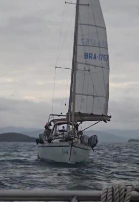 Paraty Boat Rental | Paraty em um veleiro passeio diário