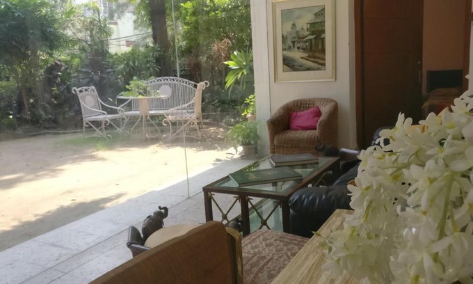 Karol Bagh Bed & Breakfast | Parigold