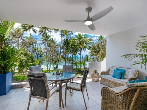 Palm Cove Apartment | Paringa Beachfront Apartment 7 with Ocean Views