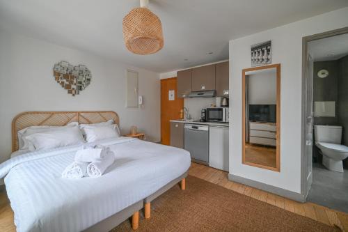 Gaillon Apartment | Paris, Opéra 4.So parisian Apartment