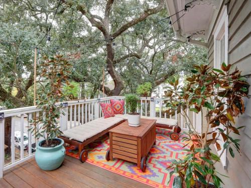 Savannah Victorian District House | Park Avenue Treehouse