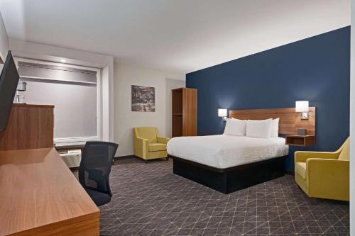 Rutland Hotel | Park Inn by Radisson, Kelowna