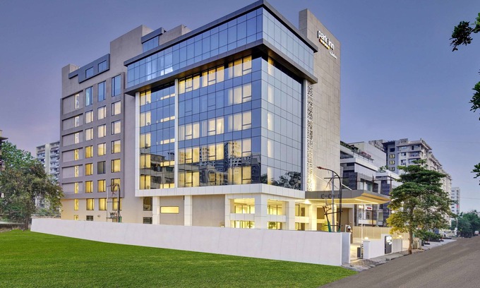 Adajan Hotel | Park Inn by Radisson Surat