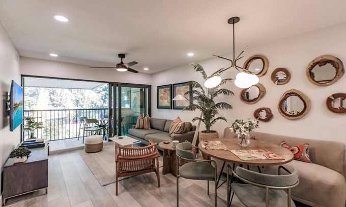 Park Shore Apartment | Park Shore Resort-BLDGC#218*Amazingly remodeled*