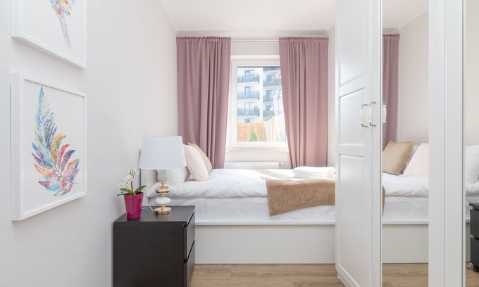 Wlochy Apartment | Park Szczęśliwicki Charming Apartment