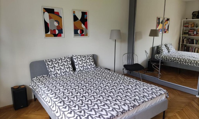 Ferencvaros Apartment | Park view, close to river, AC, Bauhaus vibe, 2 balconies