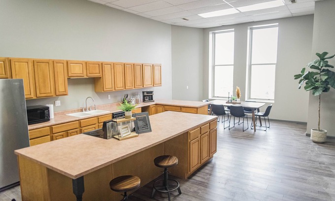 Quincy Apartment | Park View Loft - Downtown District.