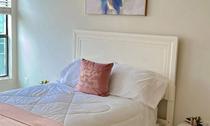 North Burnet Apartment | Parking, Tesla E-Charge, Remote Work area, Shopping, Restaurants, Nightlife