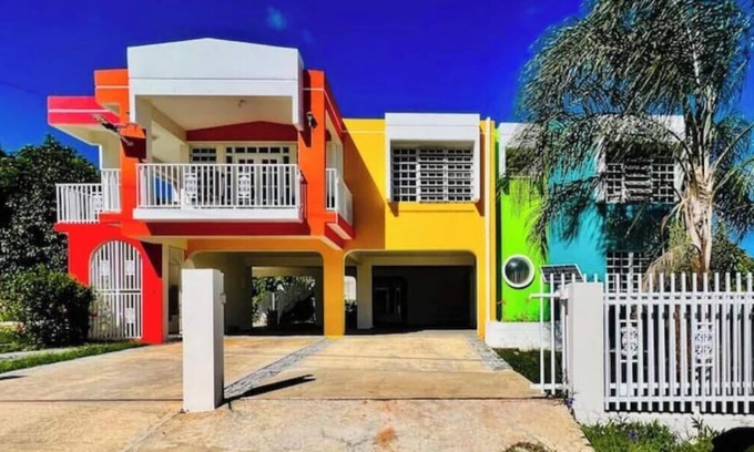 Voladoras House | Parking & Wi-Fi, Whole House AirC Units