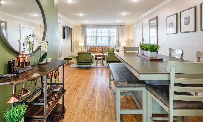 Midtown Apartment | Parkside KING SUITE in Midtown with FREE PARKING