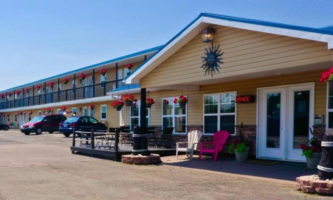 Shediac Hotel | Parlee Beach Motel