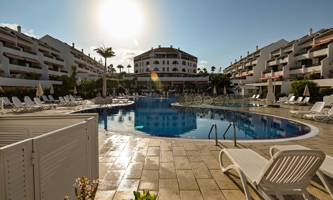 El Madronal Apartment | Parque Santiago 1 modern-2 bed 2 bath 1 toilet-terrace-ground floor town centre