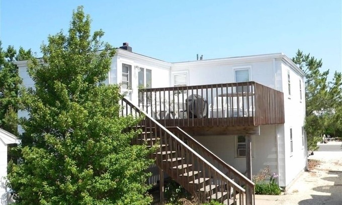 Beach Haven House | Part Of A Duplex 1-Block To Ocean+Bay Beaches, 2 Bedrooms, 1 Bathroom