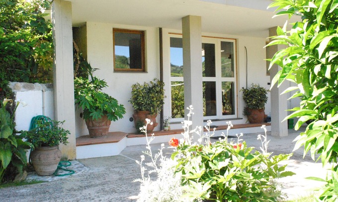 Strettoia Apartment | Part of asa with garden and pool