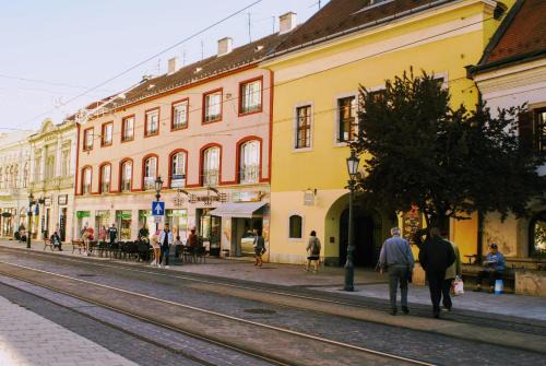 Miskolc Apartment | Parva Villa