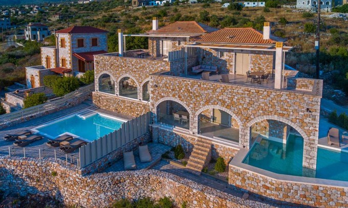 Lefktron Villa | Pasithea