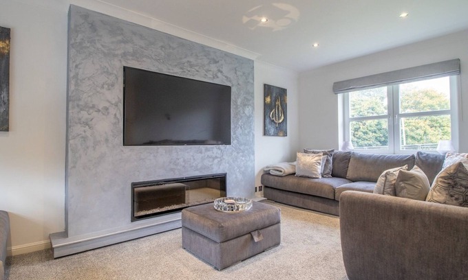 Newton Mearns Apartment | Pass the Keys | Beautiful Maisonette SW Glasgow