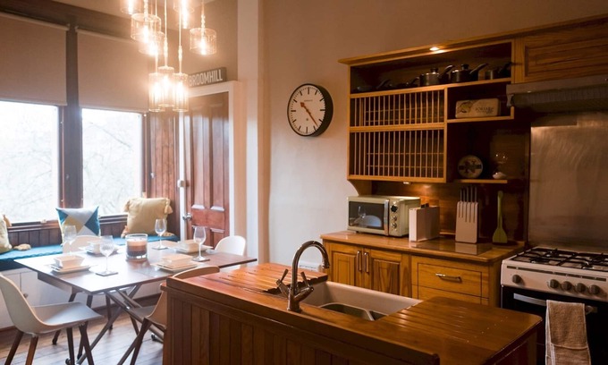 North West Apartment | Pass the Keys | Beautiful, traditional 2 bed flat with free parking