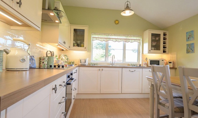 Usk House | Pass the Keys | Porth Vaynor Farmhouse and Gardens