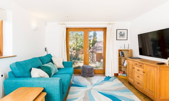 Little Witcombe House | Pass the Keys | Rural Retreat in Rowington, Warwickshire