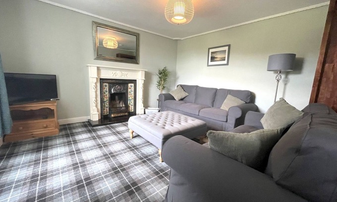 Castle Douglas House | Pass the Keys | Spacious 3BR Cottage in Beautiful Rural Setting