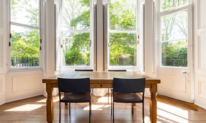 Earl's Court Apartment | Pass the Keys | Sophisticated Studio in South Kensington