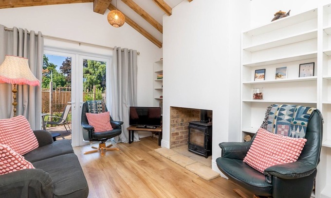 Combe Down House | Pass the Keys | Spacious family home with parking