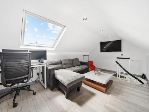 Havering House | Pass the Keys Spacious Garden Family House - Marks Gate