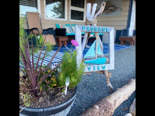 Campbell River Apartment | Passage view