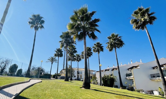 Guia House | Passe Suas Férias Nesse Belíssimo Condomínio Fechado em Albufeira, Guia