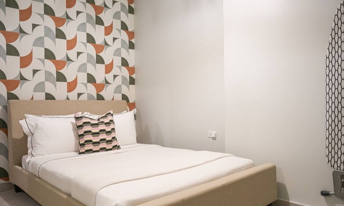 Santurce Hotel | Patio Elba Basic 1 Bedroom Full Bed