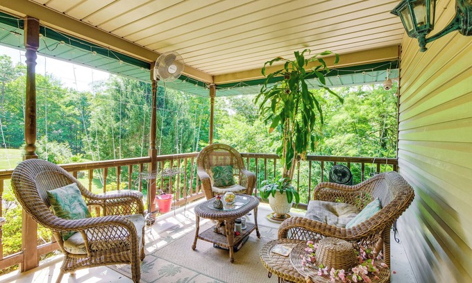 Fresno House | Patio & Nature Views: Fresno Getaway!