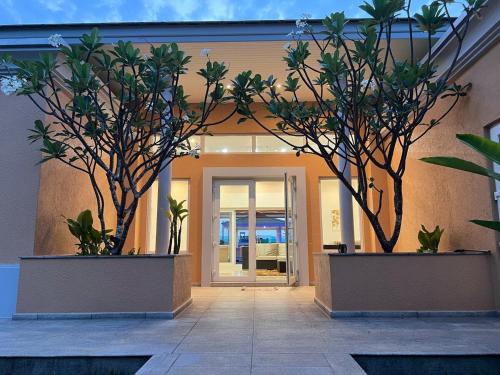 Nong Chaeng Villa | Pattaya Serenity Oasis 8BR Pool Villa for Great Vacations