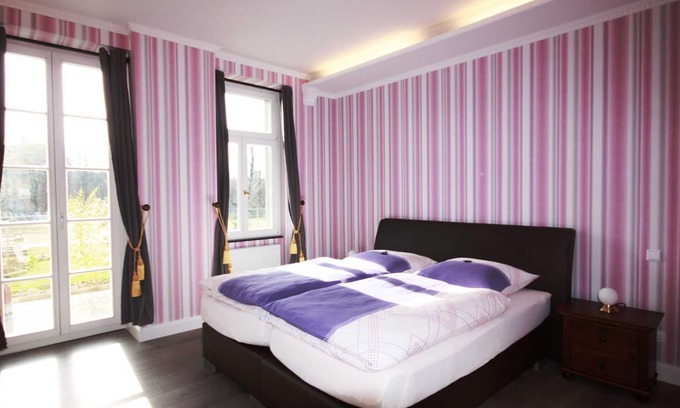 Neuschonefeld Apartment | Paussnitz - Romantik Apartments in Leipzig, *2km to the city center*