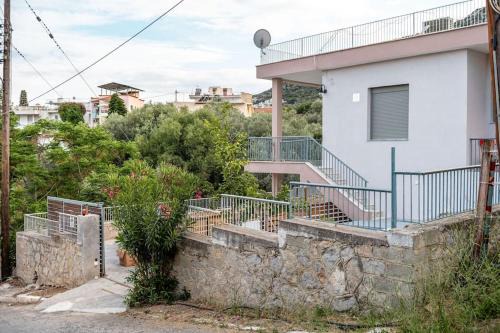 Tolo Apartment | Pavlina's Holiday Home three minutes from beach