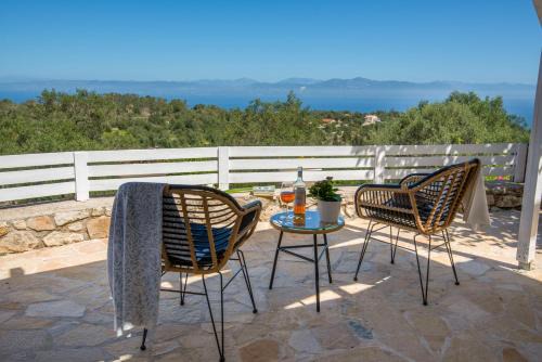 Kourteika Apartment | Paxos Couple House by Konnect