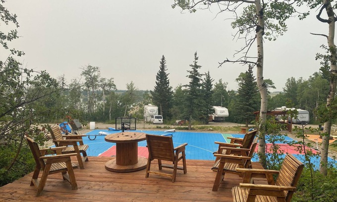 Mountain View RV Rental | Payne Lake Wilderness Huts-Camper E3