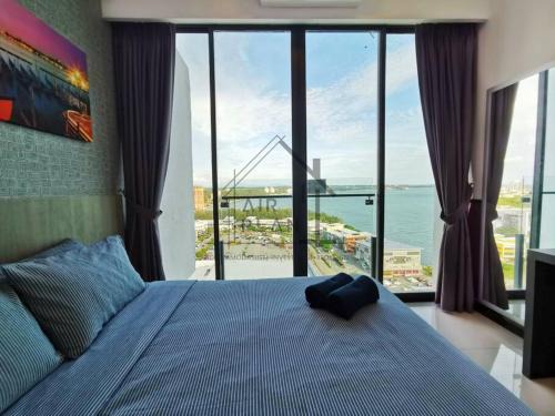 Kampung Bahasa Kapor Apartment | PD D’Wharf Amazing Seaview Suite 9 (Up to 6 Pax)