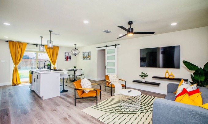 The Colony House | Peace Cottage - A Cozy & Modern 3-bedroom house designed with love.