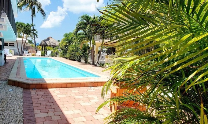 Key Colony Beach House | Peace of Paradise- Inch Beach membership, private pool, beach views from porch!