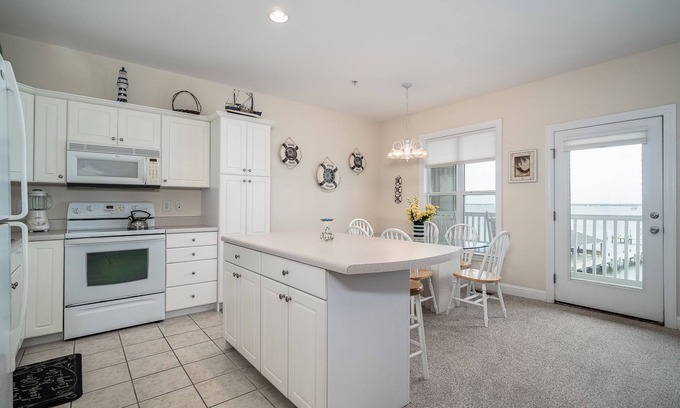 Indian Beach Condo | PEACE ON THE SOUND.FUN ON THE BEACH