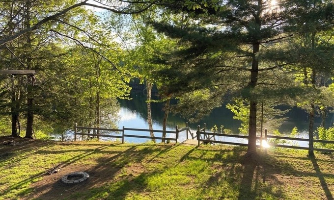 Saint-Emile-de-Suffolk Cottage | Peaceful family and pet-friendly 3-bedroom cottage, 30-minutes from Tremblant