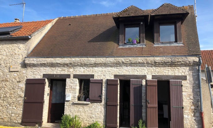 Sandrancourt Bed & Breakfast | Peaceful Home, at Candy's in Sandrancourt, Quiet Cottage, Vexin, Countryside